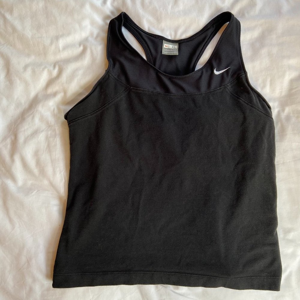 Nike - Woman's Work out Top with Built in Bra Sz XL